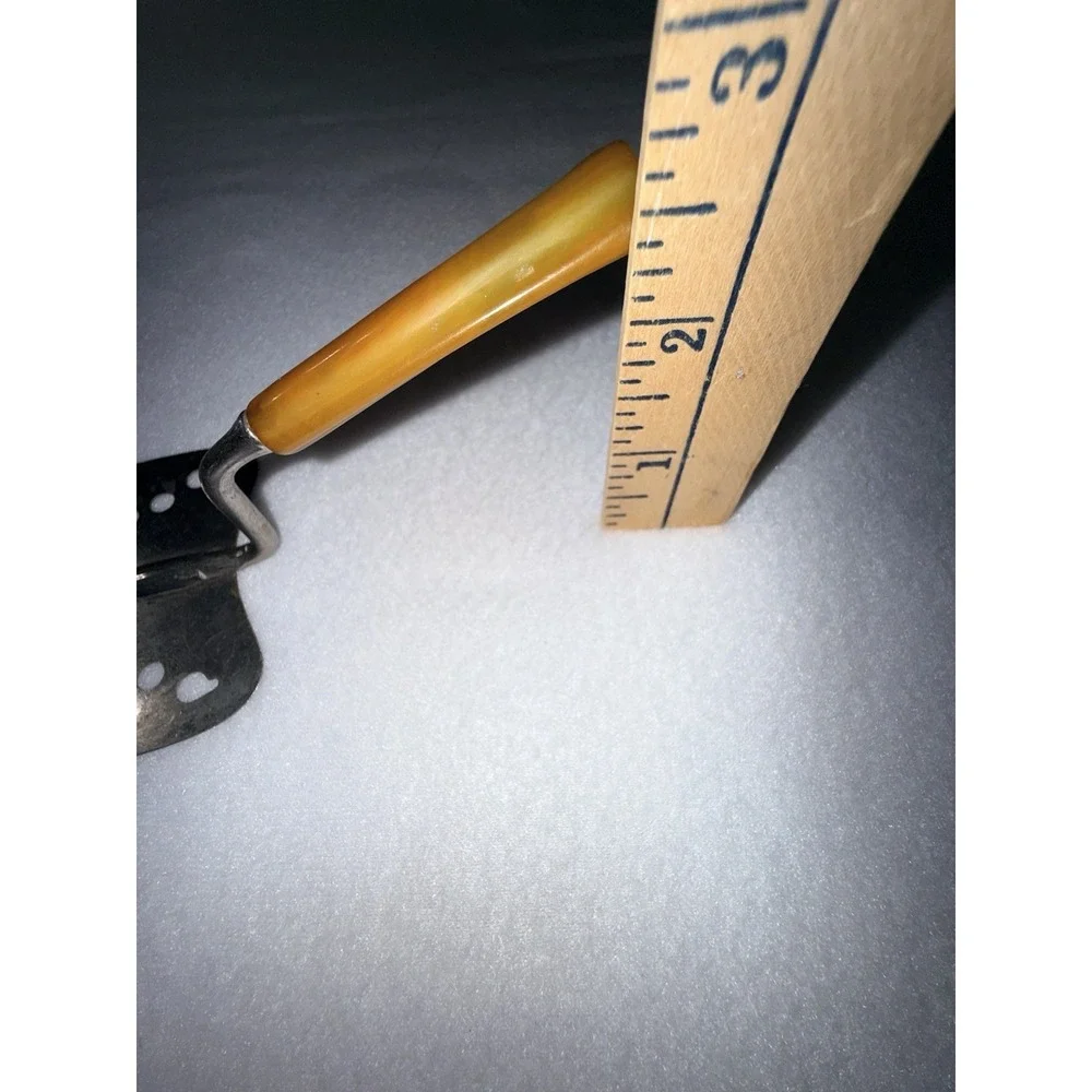 Vintage  Butterscotch BAKELITE‎ Handel Pie Cake Server Spatula Kitchen Utensil